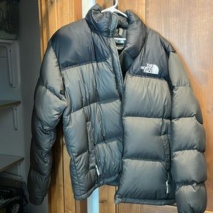 North Face 700 fill puffy jacket. Mens L